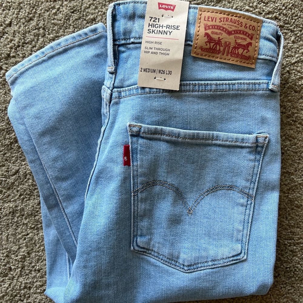 Levi’s light wash high rise skinny jeans